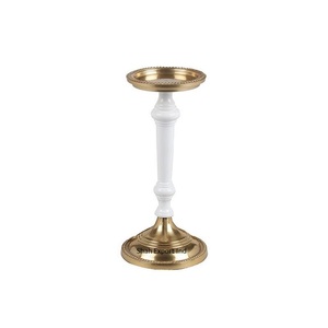 Bougeoir de pilier en métal de luxe de meilleure qualité fini or et blanc pour la décoration de table de Noël et de mariage à la maison - Product Image 1