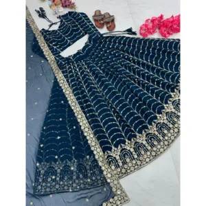 Ensembles pour femmes de créateurs, Lehenga Choli à sequins et broderies - Product Image 4