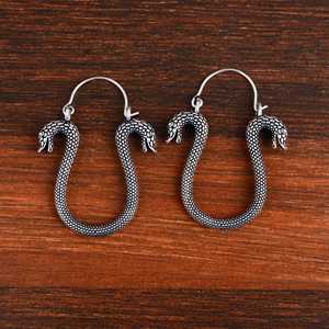 Pendientes de Aro con Diseño de Serpiente, Moda 2024, Joyería Gótica de Latón para Mujer, Acabado Plateado Oxidado, Diseño de Reptil, Venta al Por Mayor/OEM - Product Image 2