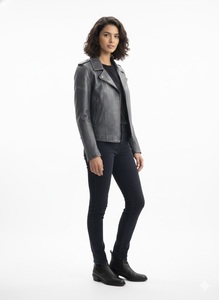 Chaqueta de Cuero para Mujer de Alta Calidad, Diseño Moderno con Mangas Largas, Precio de Mayoreo, Estilo Motera - Product Image 5