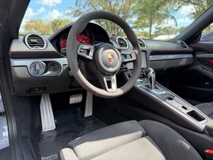 IMPRESIONANTE Porsche 718 Spyder Convertible 2023, 2 Puertas, Transmisión Automática - Product Image 3
