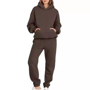 Vente en gros de survêtement personnalisé pour femmes de meilleure qualité Combinaison de jogging pour femmes personnalisée fabriquée au Pakistan - Product Image 3
