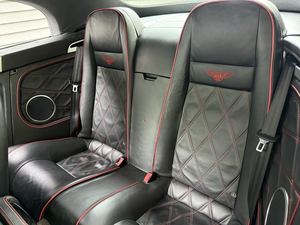 เบนท์ลีย์ คอนติเนนทัล จีทีซี เทอร์โบ คอนเวอร์ทิเบิล ปี 2011 ระบบขับเคลื่อนสี่ล้อ เบาะหนัง ล้อแม็ก R17 ภายในสีเข้ม พวงมาลัยซ้าย พร้อมส่ง - Product Image 5