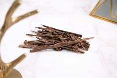 "น้ำมันหอมระเหย agarwood: ความลับสู่ชีวิตที่ผ่อนคลายและตื่นเต้น" - Product Image 4