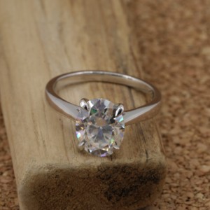 Anillo de Diamante Cultivado en Laboratorio, Brillante y Luminoso, Oro de 18K, Corte Ovalado, 2.50 Quilates, VVS2, Certificado IGI, Joyería de Lujo, Regalo Elegante para - Product Image 4