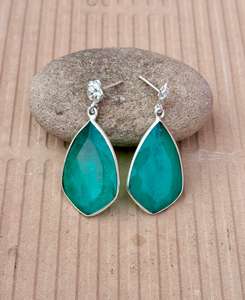 Pendiente Esmeralda Colombiana de Plata de Ley 925, Precioso Pendiente de Mujer. - Product Image 1