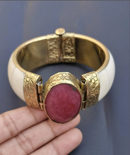 High Quality Gold Plated Polished Green Buffalo Horn Bone Fashion Bracelet Ladies Hand Jewelry Bangles Fine Chain Link Factory