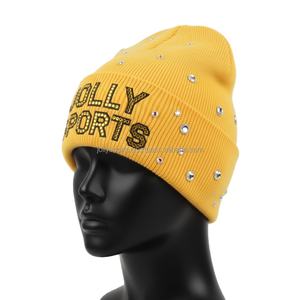 Bonnet en tricot côtelé pour femme, 300 GSM, style hiver, jaune, avec logo personnalisé en sequins et strass brillants, bonnet jacquard - Product Image 4