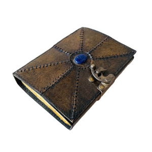 Diario de cuero Vintage hecho a mano con piedra de lapislázuli en relieve, libro de hechizos Wiccan de tapa dura de carbón, diario de viaje Feng Shui, Mano única - Product Image 4