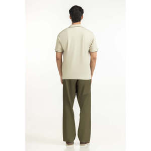 Polo 100 % polyester avec col brodé foncé, coupe classique, respirant et infroissable, motif uni, haute qualité - Product Image 6