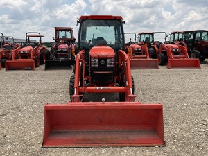Tracteur compact Kubota BX23S 4x4 avec chargeur, pelle rétrocaveuse et tondeuse de 60 pouces, seulement 143 heures de fonctionnement, à vendre, moteur diesel haute performance - Product Image 2