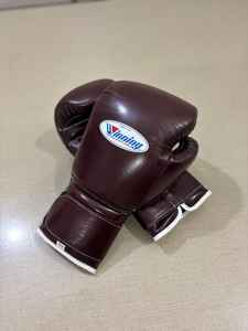 Guantes de boxeo profesionales de color personalizados RTS Empuñaduras de mano de cuero genuino de calidad superior Sparring hecho a medida para cierre - Product Image 4