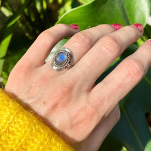 Anillo de Labradorita Hecho a Mano en Plata de Ley 925 con Gema Ovalada, Joyería de Aniversario, Regalo para Ella, Joyería de Labradorita - Product Image 1