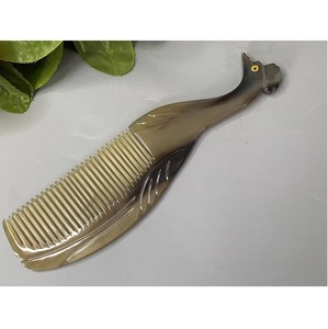 Peigne artisanal en corne de buffle, peigne pour cheveux fait à la main, naturel et antistatique - Product Image 5