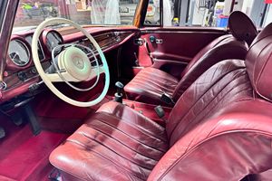 Mercedes-Benz 280SE 3.5 Coupé de 1970, Usado en Buen Estado, Versión Europea, con Título de California, Transmisión Manual de 4 Velocidades - Product Image 4