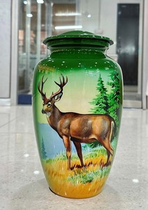 Urna de cremación para adultos Buck Deer pintada a mano, soporte para cenizas funerarias de Metal hecho a mano - Product Image 3
