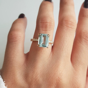 Anillo Solitario Unisex de Oro Rosa Sólido de 14K con Aguamarina de Corte Esmeralda y Diamante Redondo, Regalo para Boda, Compromiso o Fiesta - Product Image 1