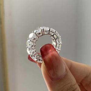 Alliance de mariage éternelle en or blanc 14K/18K avec émeraude et diamant ovale de laboratoire cultivé Provence Gem EF VS2+ 5x7MM - Product Image 2