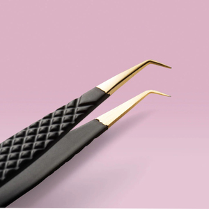 Pince à cils diamantée de haute qualité perfectionnée par précision pour les extensions de cils par Gray Rocks - Product Image 2