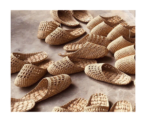 Zapatillas de jacinto de agua hechas a mano, zapatillas tejidas de algas marinas naturales, ecológicas para Spa, Hotel, Resort, hogar, Exportación de Vietnam - Product Image 1