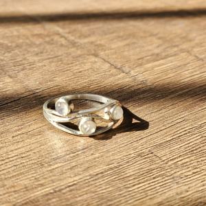 Anillo redondo de plata con piedra lunar para su mejor regalo para fiesta de boda de compromiso o aniversario - Product Image 4