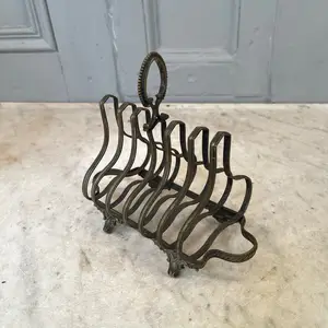 ที่วางขนมปังโบราณสีเงินแบบใหม่ สำหรับใส่ขนมปังแผ่น อุปกรณ์ครัวสำหรับจัดเก็บและจัดระเบียบในบ้าน - Product Image 1