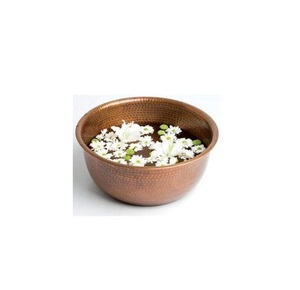Cuencos de pedicura de cobre duraderos y ecológicos con texturas elegantes, perfectos para soluciones de cuidado de spa de lujo sostenibles - Product Image 4