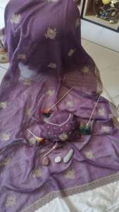 Soft Rich Shiny Dual Shaded Crunchy <b>Silk</b> Saree Along With Trendy - Product Image 2