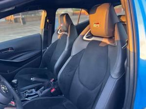 Toyota GR Corolla Circuit Edition 2024, boîte manuelle 6 vitesses, Blue Flame, non modifiée - Product Image 5