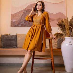 เสื้อยาวทันสมัยสำหรับสุภาพสตรีที่มีดีไซน์แฟชั่นข้างหน้าและเครื่องแต่งกายสวมใส่สบายทุกวันคุณภาพดีจากแฟชั่นมารูติ - Product Image 2