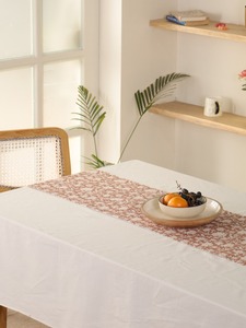Chemin de table double couche en toile slub premium imprimée au bloc, motif floral, avec pompons, style damassé tissé, blanc floral pour salle à manger - Product Image 3