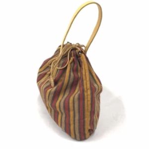 Bolso de cubo abierto de cuero genuino hecho a mano global estilo Bazar bohemio hecho a mano en Indonesia - Product Image 2