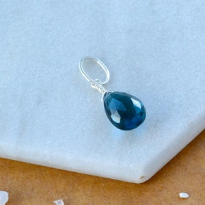 Colgante de Topacio Azul en Forma de Lágrima, Piedra Natal de Diciembre, Gema Azul, Chapado en Oro Rosa, Joyería Delicada Hecha a Mano - Product Image 4