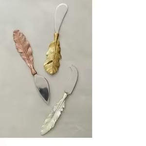 Juego de cuchillos de queso rebanadores de acero inoxidable de 3 piezas hechos a mano de nuevo diseño con mango de ratán para servir el desayuno de queso - Product Image 2