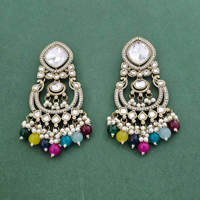 Boucles d'oreilles chandelier de mode classique Indo Western avec exportateur de bijoux artificiels de placage Mehndi en Inde