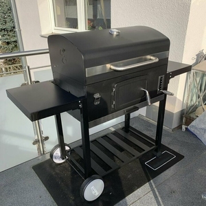 <span class=keywords><strong>Barbecue</strong></span> d'extérieur robuste en acier thermolaqué avec <span class=keywords><strong>grille</strong></span> en fonte et fumoir à viande - Product Image 1
