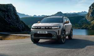 Duster Prestige 4WD 1.3L Turbo essence, modèle 2022, en parfait état. Comate gris haut de gamme, boîte de vitesses manuelle. Performances robustes, prêtes à l'exportation - Product Image 3