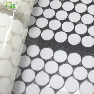 เทปมหัศจรรย์แบบตอกหมุดและห่วงรัดจุดที่ใช้งานง่ายเทปติดพื้นหลังรูปทรงหมัดสำหรับเสื้อผ้าอุปกรณ์กลางแจ้ง - Product Image 2