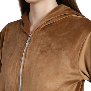 Ensemble de survêtement en velours pour femmes, pour le sport décontracté et le jogging, matière respirante avec options de personnalisation OEM pour les acheteurs en gros - Product Image 5