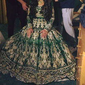 2025 nouveau concepteur à la mode lourde Zari broderie robe de longueur de plancher avec perles de verre cristal pierre et Dabka travail pour les mariages - Product Image 1