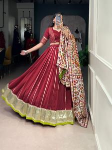 Nuevo hermoso vestido de novia Lehenga clásico imperio con bordado de lentejuelas Pure Chanderi Zari tejido cintura Natural - Product Image 2