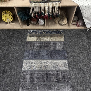 Tapis vintage 2,4 x 8,1 pieds, petit tapis turc, tapis gris patchwork - Product Image 4
