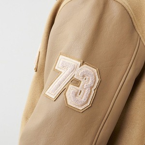 Chaqueta universitaria de cuero genuino para hombre Chaqueta de béisbol deportiva de invierno con logotipo frontal Chaqueta de cuero de manga larga en color de piel - Product Image 6
