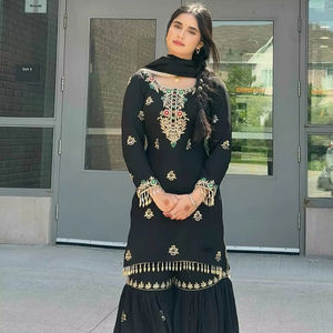 Conjunto de ropa de fiesta informal de diseñador, conjunto de Sharara Dupatta con Secuencia de bordado pesado, piel sintética hecha para mayor comodidad para el uso diario - Product Image 1