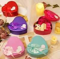 Kotak Kaleng Bentuk Hati Ringan Modern untuk Hari Valentine, Set Kerajinan Hadiah dengan Boneka Beruang Mini, Bunga Sabun Beraroma, Dapat Dikustomisasi
