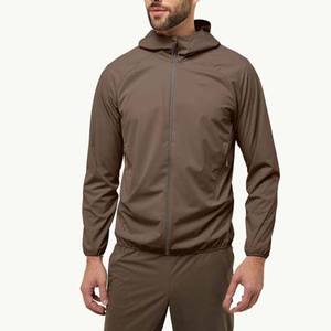 Chaqueta de lluvia para hombre, ligera, impermeable, chaqueta de concha suave, impermeable con capucha para chaquetas cortavientos para hombre, OEM - Product Image 1