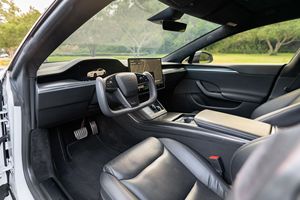 Tesla Model S d'occasion en excellent état, année 2022 - Product Image 5