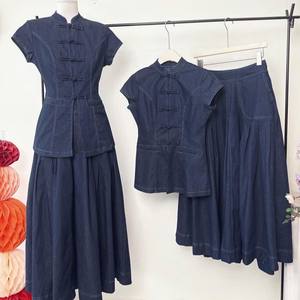 Ensemble femme de haute qualité : chemisier en denim à col mandarin et jupe longue - Product Image 3