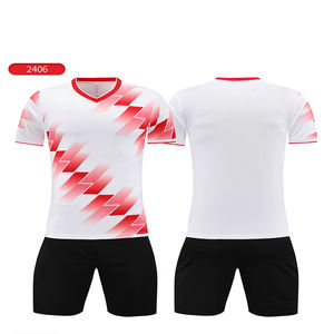 Vente en gros de vêtements de football pour jeunes avec logo personnalisé nouveau design d'uniforme pour l'entraînement en équipe Logo économique tenue de football - Product Image 1