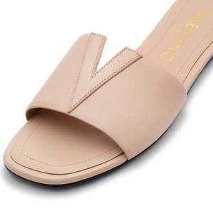 Sandalias Planas Color Nude de Valentino Resort - Product Image 5